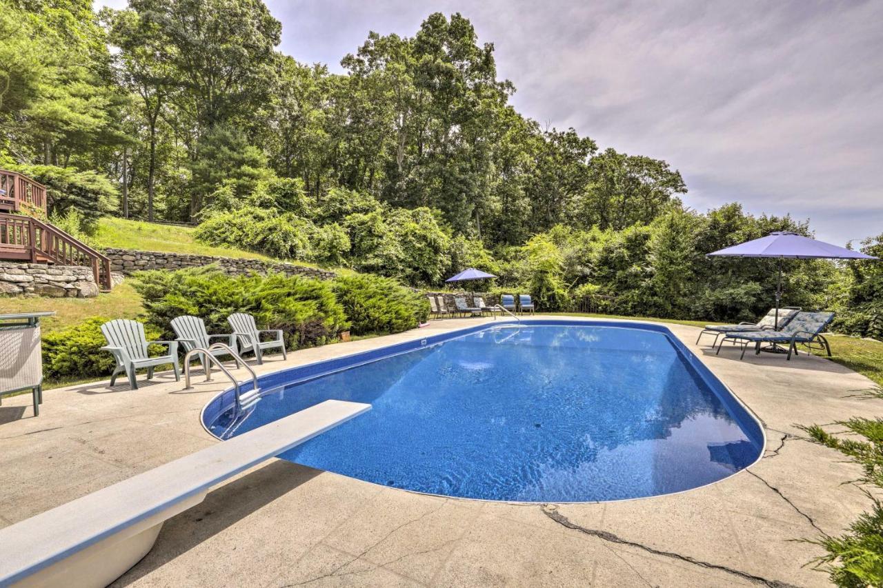 Private Guest House With Deck And Spectacular Views! Uncasville Exterior foto