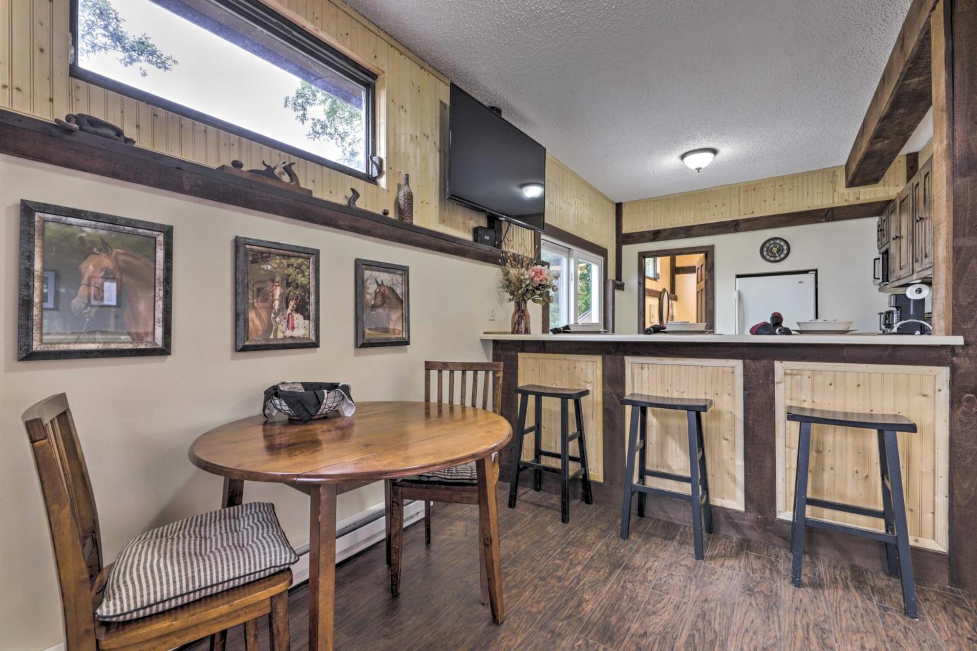 Private Guest House With Deck And Spectacular Views! Uncasville Exterior foto