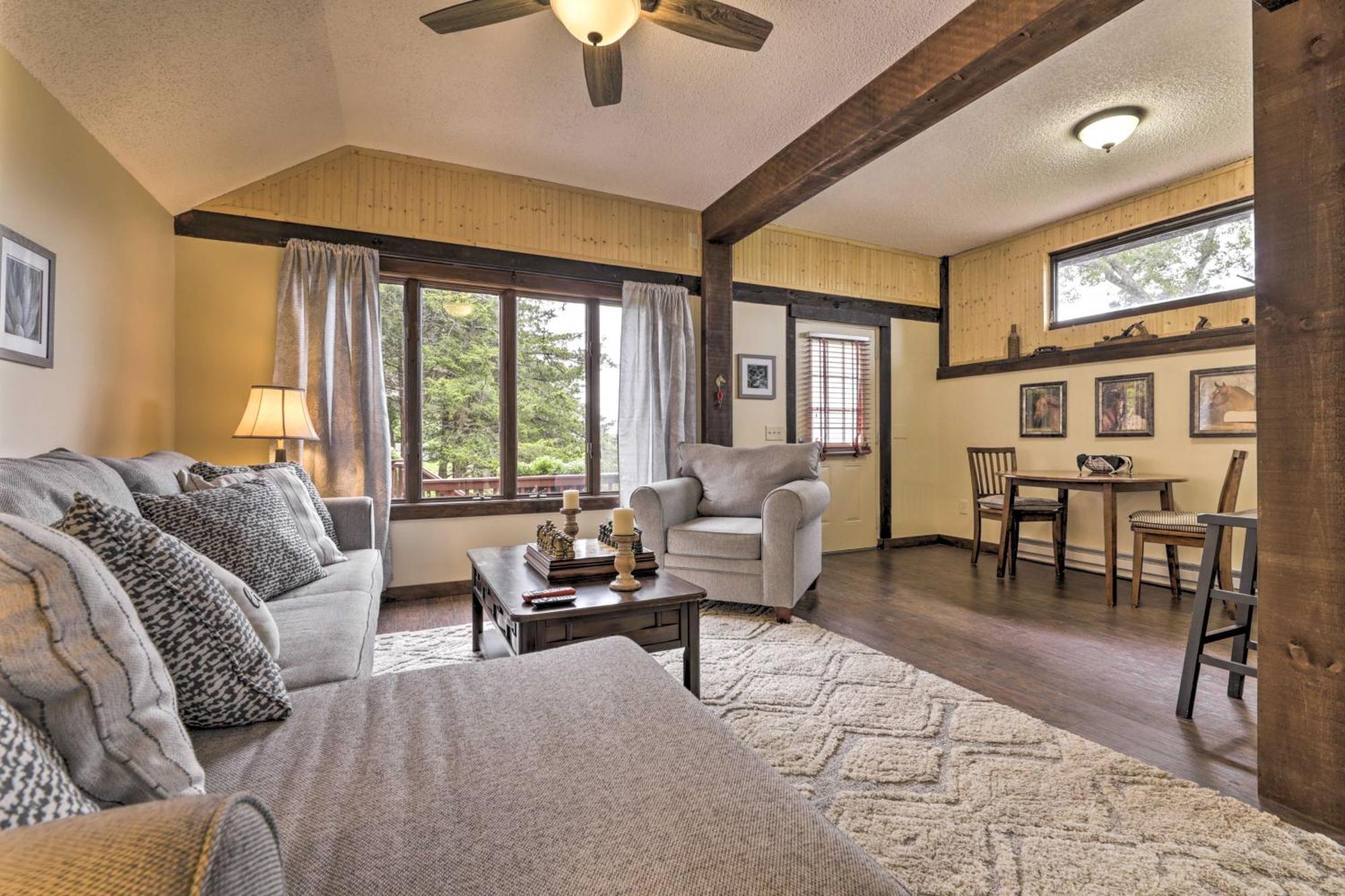 Private Guest House With Deck And Spectacular Views! Uncasville Exterior foto
