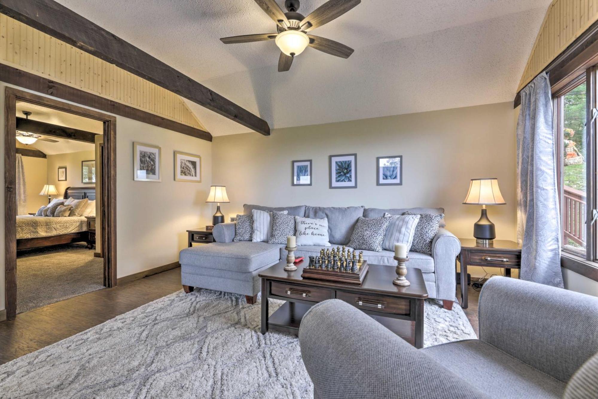 Private Guest House With Deck And Spectacular Views! Uncasville Exterior foto