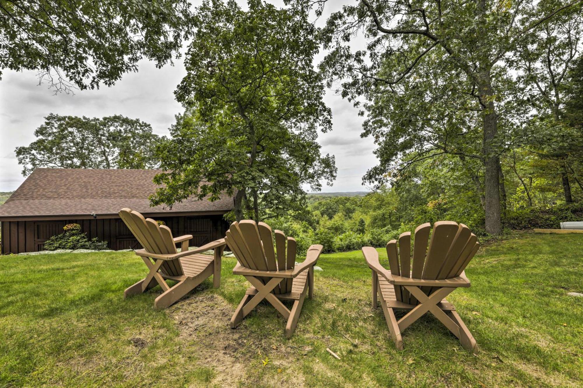 Private Guest House With Deck And Spectacular Views! Uncasville Exterior foto