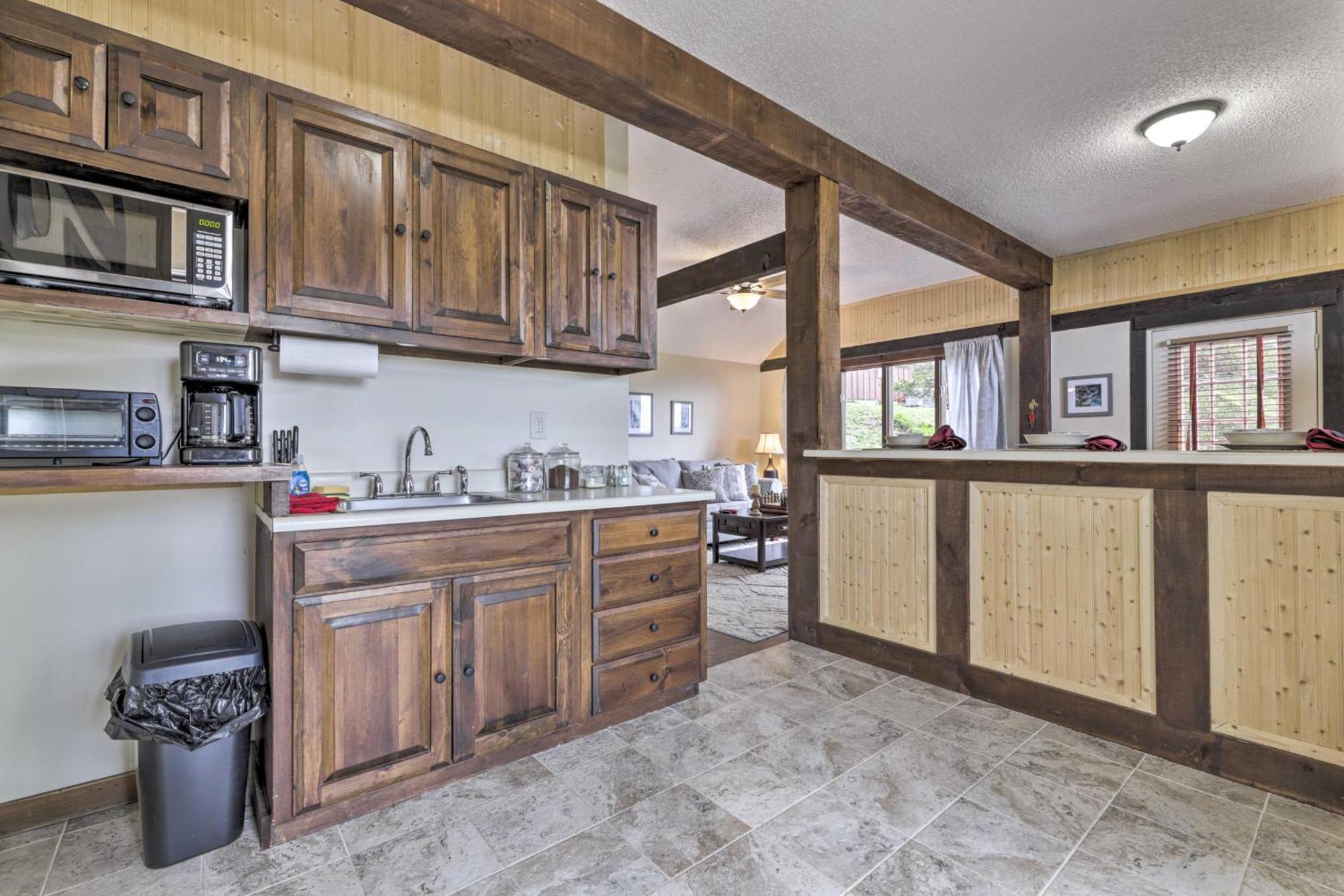 Private Guest House With Deck And Spectacular Views! Uncasville Exterior foto